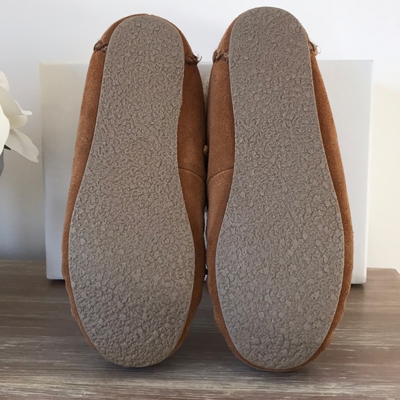 Minnetonka Slippers - Picture 5 of 6